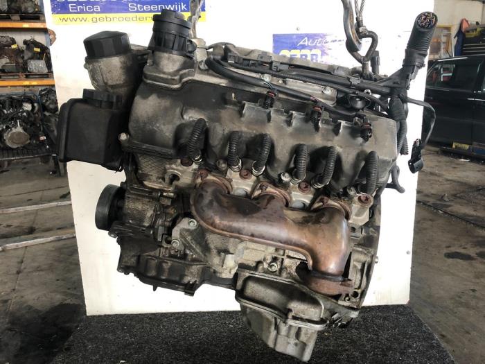Motor van een Mercedes-Benz CLK (W209) 3.2 320 V6 18V 2002