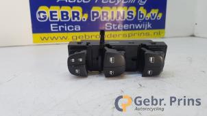 Gebruikte Raam schakelaar elektrisch Nissan Micra (K14) 1.0 IG-T 100 Prijs € 40,00 Margeregeling aangeboden door Autorec. Gebr. Prins b.v.