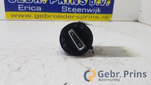 Gebruikte Licht Schakelaar Volkswagen Polo V (6R) 1.0 TSI 12V BlueMotion Prijs € 15,00 Margeregeling aangeboden door Autorec. Gebr. Prins b.v.