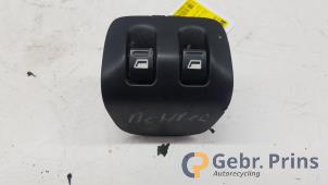 Gebruikte Schakelaar Elektrisch Raam Peugeot 206 (2A/C/H/J/S) 1.4 XR,XS,XT,Gentry Prijs € 15,00 Margeregeling aangeboden door Autorec. Gebr. Prins b.v.