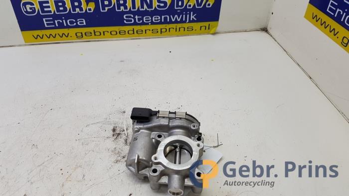 Gebruikte Gasklephuis Renault Captur I (2R) 1.3 TCE 150 16V Prijs € 50,00 Margeregeling aangeboden door Autorec. Gebr. Prins b.v.