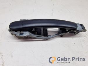 Gebruikte Deurgreep 2Deurs rechts Volkswagen Polo IV (9N1/2/3) 1.4 TDI 70 Prijs € 15,00 Margeregeling aangeboden door Autorec. Gebr. Prins b.v.