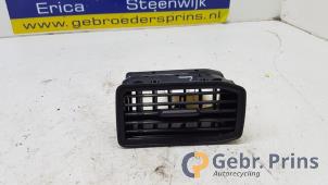 Gebruikte Luchtrooster Dashboard Volkswagen Caddy IV 2.0 TDI 102 Prijs € 18,15 Inclusief btw aangeboden door Autorec. Gebr. Prins b.v.
