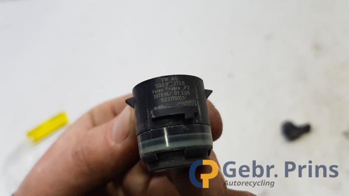 PDC Sensor van een Volkswagen Caddy IV 2.0 TDI 102 2017