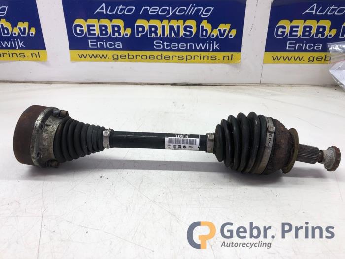 Gebruikte Aandrijfas links-voor Skoda Fabia II Combi 1.2 TSI Prijs € 40,00 Margeregeling aangeboden door Autorec. Gebr. Prins b.v.