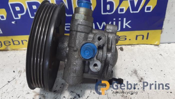 Gebruikte Servopomp Volkswagen Passat Variant (3B6) 2.0 20V Prijs € 35,00 Margeregeling aangeboden door Autorec. Gebr. Prins b.v.