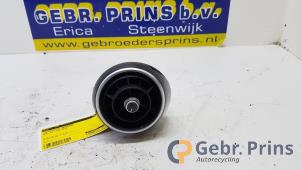 Gebruikte Luchtrooster Dashboard Audi A1 (8X1/8XK) 1.2 TFSI Prijs € 15,00 Margeregeling aangeboden door Autorec. Gebr. Prins b.v.