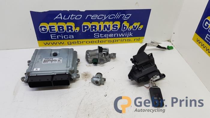 Gebruikte Kontaktslot + computer Volvo V70 (BW) 2.4 D5 20V Prijs € 175,00 Margeregeling aangeboden door Autorec. Gebr. Prins b.v.