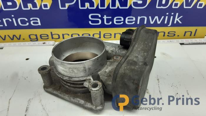 Gebruikte Gasklephuis Opel Vectra C Caravan 2.2 DIG 16V Prijs € 30,00 Margeregeling aangeboden door Autorec. Gebr. Prins b.v.
