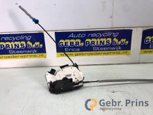 Gebruikte Deurslot Mechaniek 4Deurs rechts-achter Volkswagen Up! (121) 1.0 12V 60 Prijs € 20,00 Margeregeling aangeboden door Autorec. Gebr. Prins b.v.