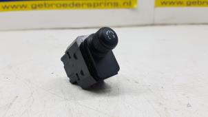 Gebruikte Spiegel Schakelaar Suzuki Swift (ZC/ZD) 1.2 Dual Jet 16V Smart Hybrid Prijs € 20,00 Margeregeling aangeboden door Autorec. Gebr. Prins b.v.