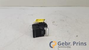Gebruikte Schakelaar handrem Audi A4 Avant (B8) 1.8 TFSI 16V Prijs € 20,00 Margeregeling aangeboden door Autorec. Gebr. Prins b.v.