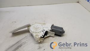 Gebruikte Motor electrisch raam Audi A4 Avant (B8) 1.8 TFSI 16V Prijs € 15,00 Margeregeling aangeboden door Autorec. Gebr. Prins b.v.