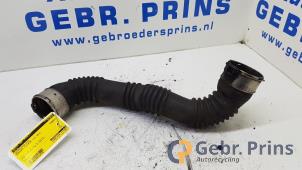 Gebruikte Intercooler Buis Mercedes A (W176) 1.8 A-180 CDI 16V Autom. Prijs € 25,00 Margeregeling aangeboden door Autorec. Gebr. Prins b.v.
