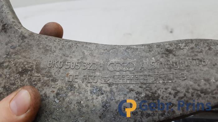 Draagarm boven links-achter van een Audi A4 Avant (B8) 1.8 TFSI 16V 2012