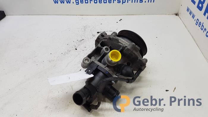Waterpomp van een Mercedes-Benz A (W176) 1.8 A-180 CDI 16V Autom. 2013