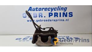 Gebruikte Remklauw (Tang) links-achter Mercedes CLA (117.3) 2.2 CLA-220 CDI, 220 d 16V Prijs € 75,00 Margeregeling aangeboden door Autorec. Gebr. Prins b.v.