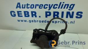 Gebruikte Remklauw (Tang) links-achter Citroen Jumper (U9) 2.2 HDi 120 Prijs € 50,00 Margeregeling aangeboden door Autorec. Gebr. Prins b.v.