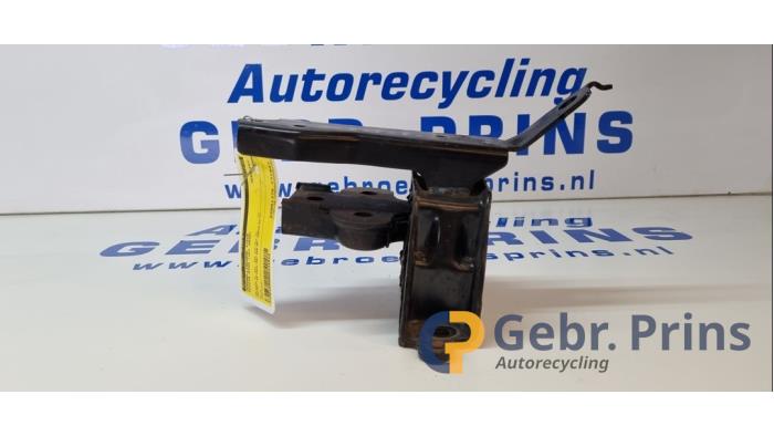 Gebruikte Versnellingsbak Steun Toyota Aygo (B40) 1.0 12V VVT-i Prijs € 20,00 Margeregeling aangeboden door Autorec. Gebr. Prins b.v.