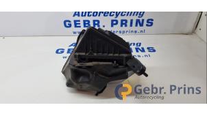 Gebruikte Luchtfilterhuis Renault Twingo III (AH) 0.9 Energy TCE 90 12V Prijs € 40,00 Margeregeling aangeboden door Autorec. Gebr. Prins b.v.