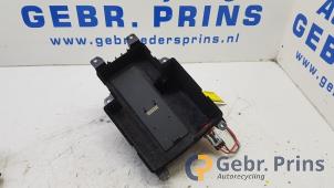 Gebruikte AUX/USB aansluiting Audi A4 Avant (B8) 2.0 TDI 16V Prijs € 30,00 Margeregeling aangeboden door Autorec. Gebr. Prins b.v.