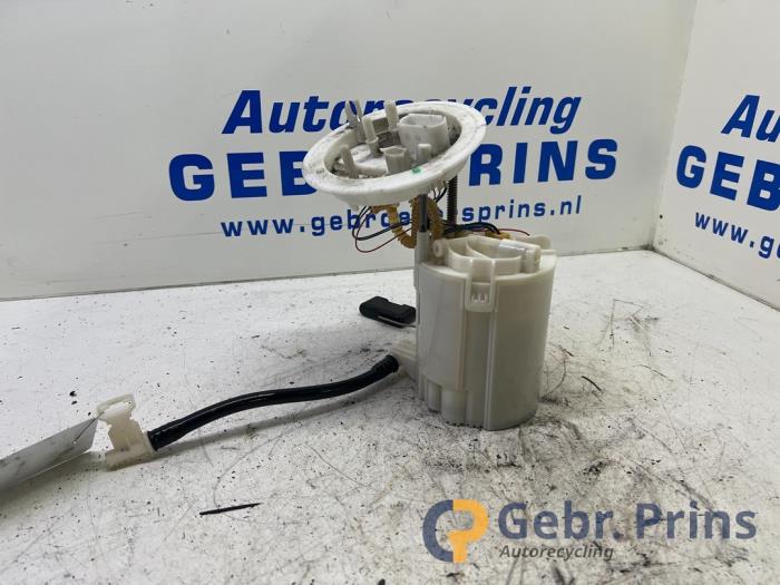 Gebruikte Tank element Pomp Audi A4 Avant (B8) 2.0 TDI 16V Prijs € 40,00 Margeregeling aangeboden door Autorec. Gebr. Prins b.v.