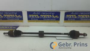 Gebruikte Steekas rechts-voor Opel Corsa D 1.2 16V Prijs € 30,00 Margeregeling aangeboden door Autorec. Gebr. Prins b.v.