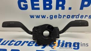 Gebruikte Combischakelaar Stuurkolom Skoda Fabia II (5J) 1.2i Prijs € 35,00 Margeregeling aangeboden door Autorec. Gebr. Prins b.v.