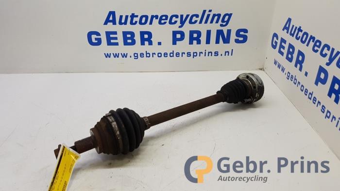 Gebruikte Steekas links-voor Volkswagen Golf VI (5K1) 1.4 16V Prijs € 40,00 Margeregeling aangeboden door Autorec. Gebr. Prins b.v.