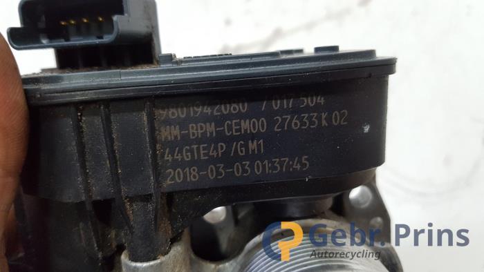 Gasklephuis van een Citroën C4 Cactus (0B/0P) 1.2 PureTech 110 12V 2019