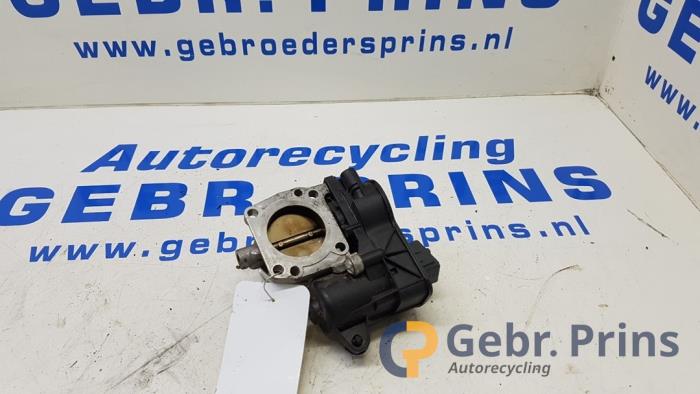 Gasklephuis van een Citroën C4 Cactus (0B/0P) 1.2 PureTech 110 12V 2019