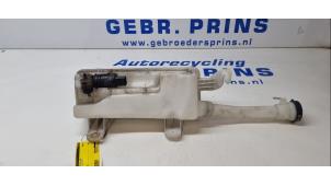 Gebruikte Ruitensproeiertank voor Opel Meriva 1.4 Turbo 16V ecoFLEX Prijs € 27,50 Margeregeling aangeboden door Autorec. Gebr. Prins b.v.