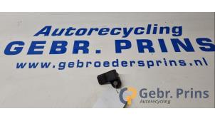 Gebruikte Map Sensor (inlaatspruitstuk) Renault Clio IV Estate/Grandtour (7R) 1.5 Energy dCi 90 FAP Prijs € 15,00 Margeregeling aangeboden door Autorec. Gebr. Prins b.v.