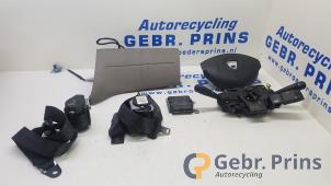 Gebruikte Airbag Set + Module Dacia Lodgy (JS) 1.6 Sce 100 16V Prijs € 400,00 Margeregeling aangeboden door Autorec. Gebr. Prins b.v.