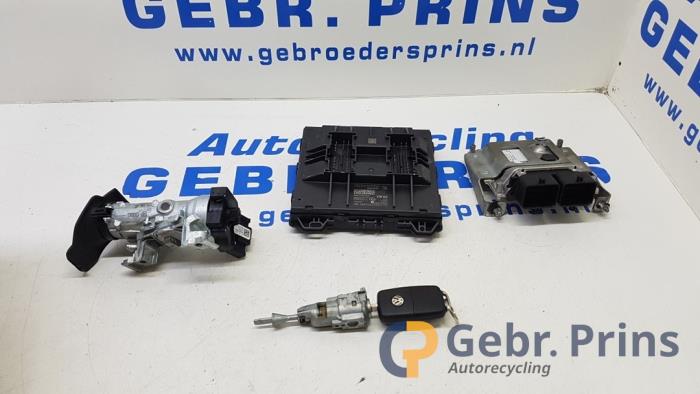 Gebruikte Contactslot + computer Volkswagen Up! (121) 1.0 12V 60 Prijs € 150,00 Margeregeling aangeboden door Autorec. Gebr. Prins b.v.
