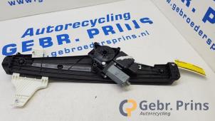 Gebruikte Raammechaniek 4Deurs links-achter Peugeot 3008 II (M4/MC/MJ/MR) 1.2 12V e-THP PureTech 130 Prijs € 40,00 Margeregeling aangeboden door Autorec. Gebr. Prins b.v.