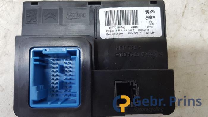 Computer Koeling van een Peugeot 3008 II (M4/MC/MJ/MR) 1.2 12V e-THP PureTech 130 2018