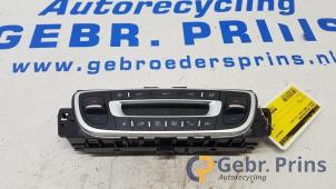 Gebruikte Chaufage Bedieningspaneel Renault Grand Scénic III (JZ) 1.4 16V TCe 130 Prijs € 40,00 Margeregeling aangeboden door Autorec. Gebr. Prins b.v.