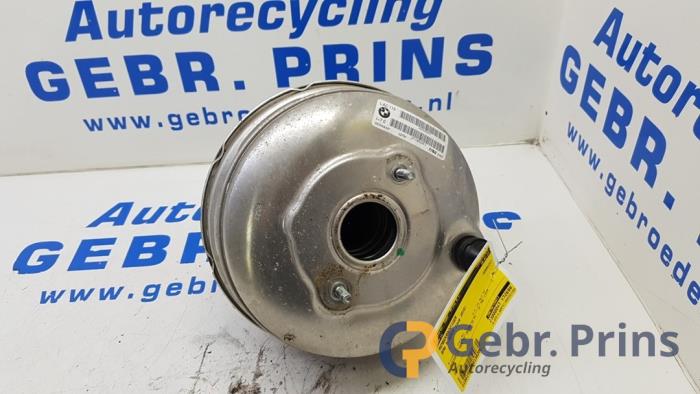 Gebruikte Rembekrachtiger BMW 5 serie (F10) 523i 24V Prijs € 75,00 Margeregeling aangeboden door Autorec. Gebr. Prins b.v.