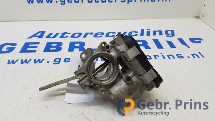 Gasklephuis van een Fiat Doblo Cargo (263) 1.3 D Multijet 2016