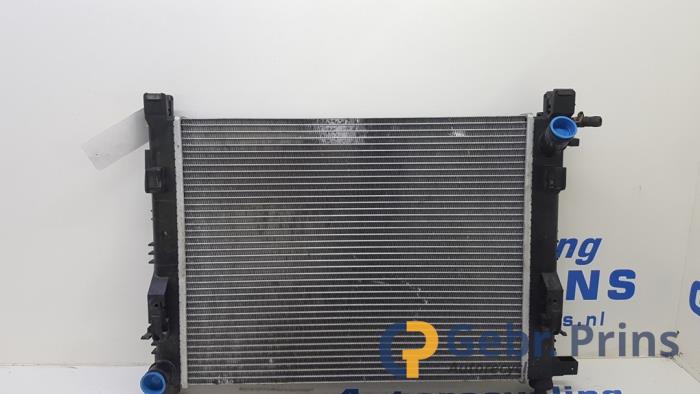 Gebruikte Radiateur Dacia Lodgy (JS/SD0J) 1.3 TCE 130 16V Prijs € 50,00 Margeregeling aangeboden door Autorec. Gebr. Prins b.v.