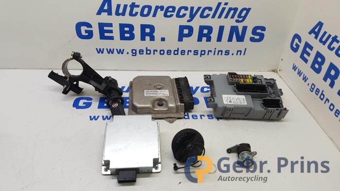 Gebruikte Kontaktslot + computer Fiat Grande Punto (199) 1.3 JTD Multijet 16V 85 Actual Prijs € 125,00 Margeregeling aangeboden door Autorec. Gebr. Prins b.v.