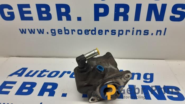 Gebruikte Pomp Servo Renault Master II (JD) 2.5 D T28 Prijs € 40,00 Margeregeling aangeboden door Autorec. Gebr. Prins b.v.