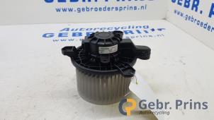 Gebruikte Chaufage Ventilatiemotor Opel Karl 1.0 12V Prijs € 30,00 Margeregeling aangeboden door Autorec. Gebr. Prins b.v.