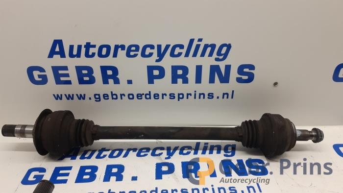 Gebruikte Aandrijfas links-achter Mercedes C Estate (S205) C-350 e 2.0 16V Prijs € 75,00 Margeregeling aangeboden door Autorec. Gebr. Prins b.v.