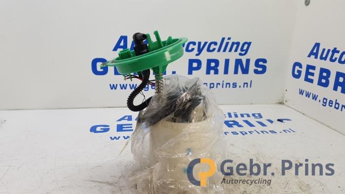 Gebruikte Tank element Pomp Volkswagen Golf VII (AUA) 1.0 TSI 12V BlueMotion Prijs € 40,00 Margeregeling aangeboden door Autorec. Gebr. Prins b.v.