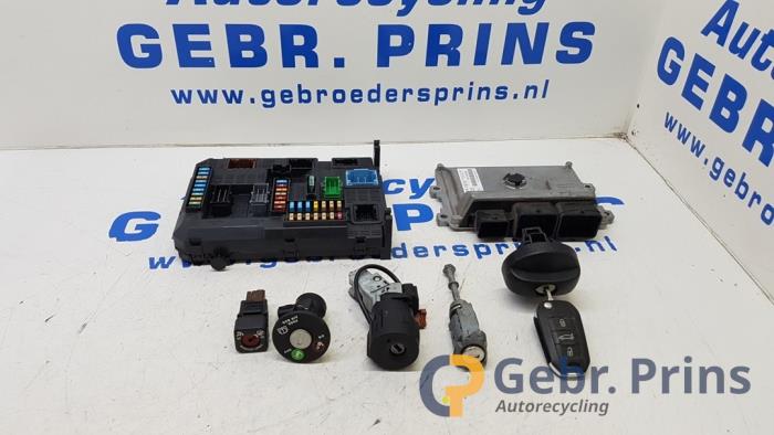 Gebruikte Kontaktslot + computer Citroen C4 Cactus (0B/0P) 1.2 PureTech 82 12V Prijs € 200,00 Margeregeling aangeboden door Autorec. Gebr. Prins b.v.