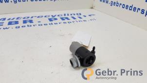 Gebruikte Ruitensproeierpomp voor Citroen C1 1.0 12V VVT-i Prijs € 10,00 Margeregeling aangeboden door Autorec. Gebr. Prins b.v.