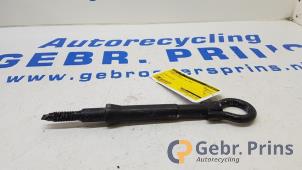 Gebruikte Sleepoog voor Citroen C4 Cactus (0B/0P) 1.2 PureTech 110 12V Prijs € 10,00 Margeregeling aangeboden door Autorec. Gebr. Prins b.v.