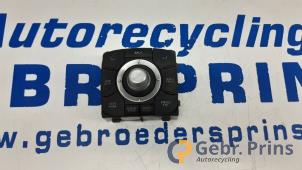 Gebruikte Bedieningspaneel Multi Media Renault Grand Scénic III (JZ) 1.4 16V TCe 130 Prijs € 50,00 Margeregeling aangeboden door Autorec. Gebr. Prins b.v.